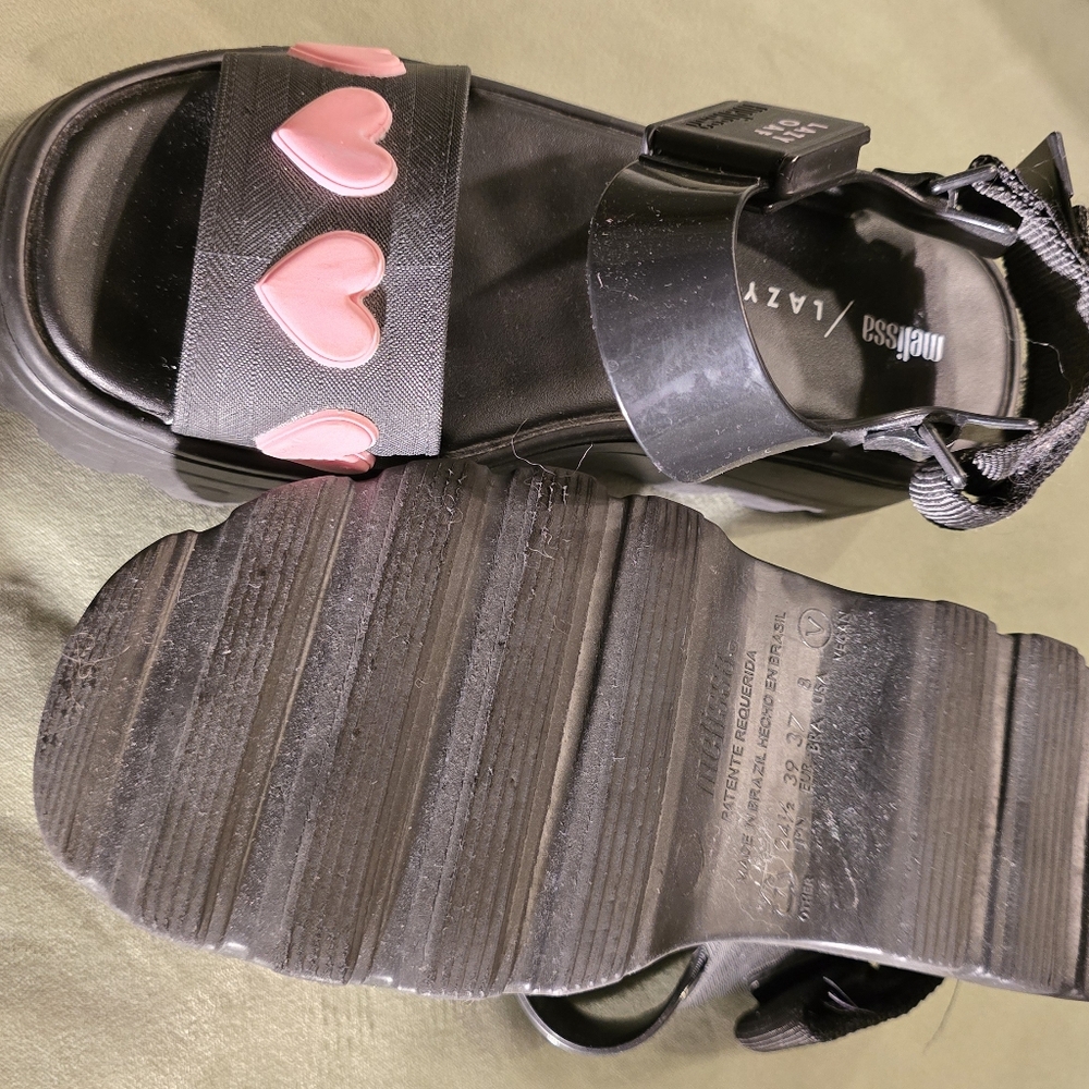 LO x Melissa sandals - Picture 3 of 6